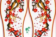 为什么一只脚的鞋垫老往后跑-鞋垫往后跑是什么原因？
