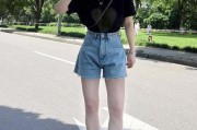 t恤家衣服怎么样好看吗-T恤+短裤，怎么搭才好看？