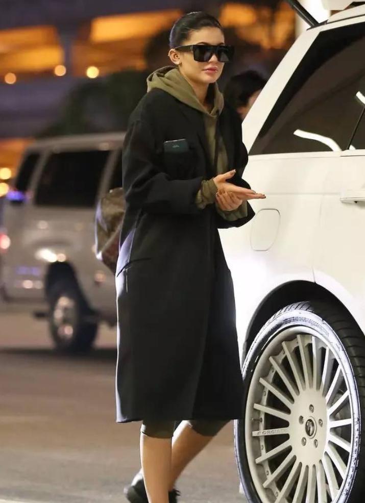 长袖t恤品牌排行榜女款-lonsdale是什么牌子？