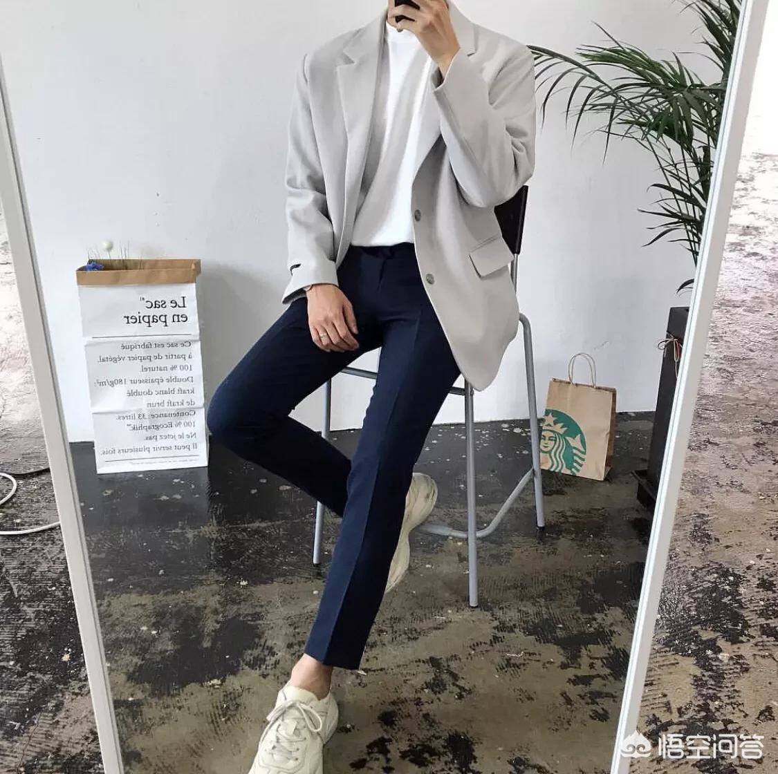 休闲t恤怎么搭配-休闲西服配polo衫还是t恤？