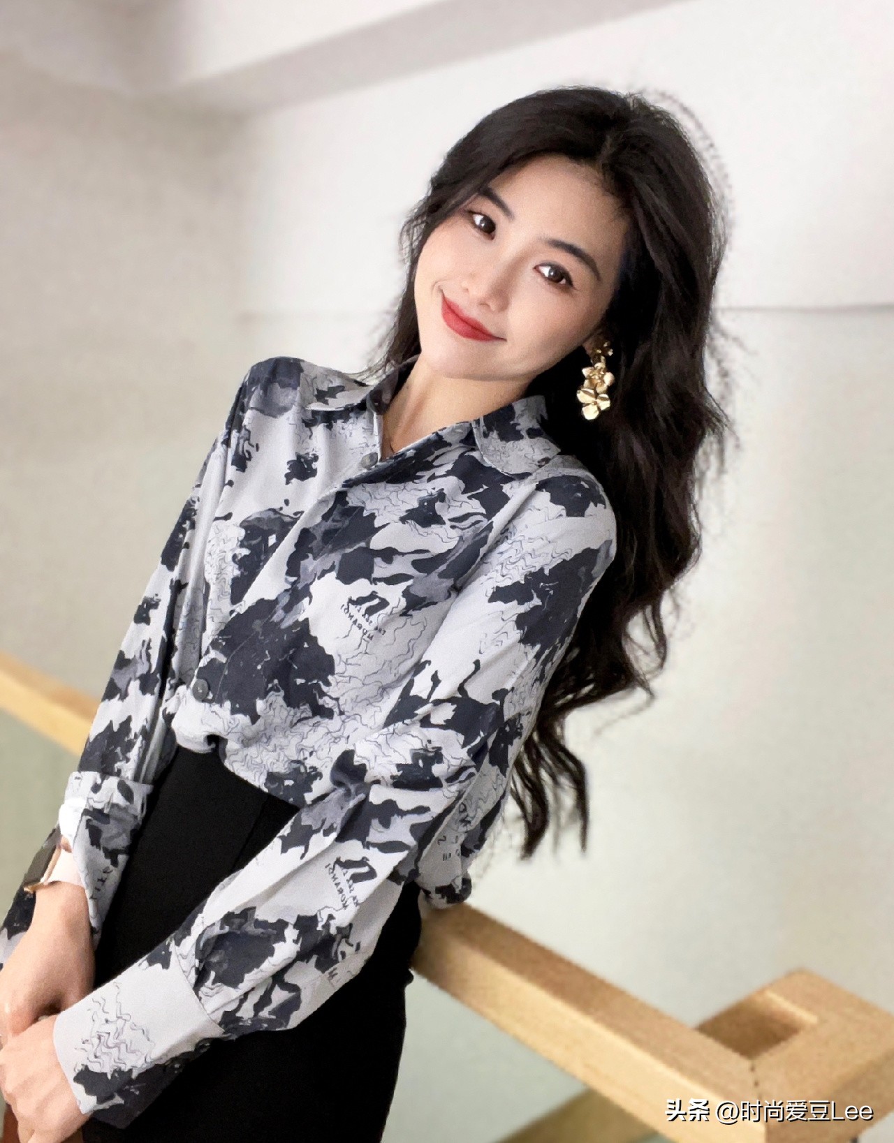创意印花图案设计素材网站-印花衣服如何穿出潮流感？