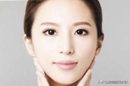 50多岁女人衣服品牌-50岁的女人适合用什么牌子的化妆品？