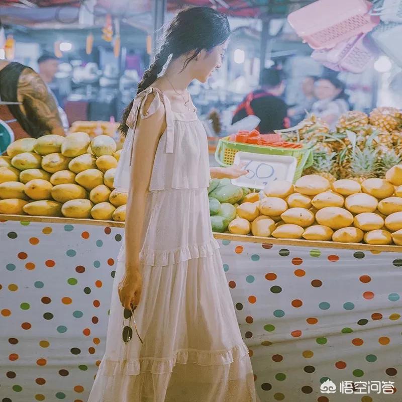 t恤衫品牌大全图片闺蜜款白色-一红一白短横商标t恤是什么牌子？
